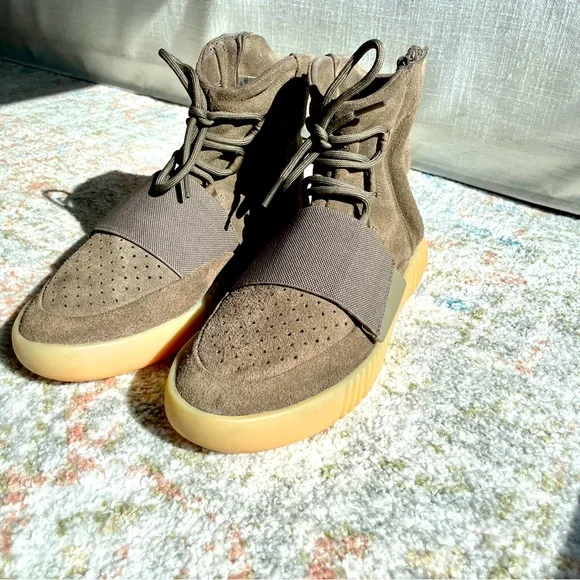 adidas gazelle silver green womens Adidas Yeezy Boost 750 Light Brown Gum